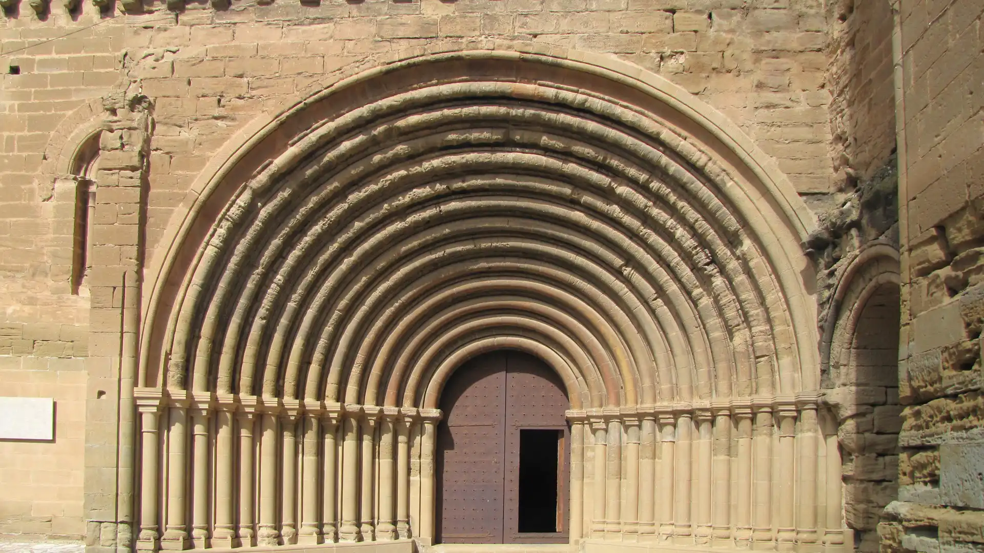 Entrada principal Monasterio de Sigena